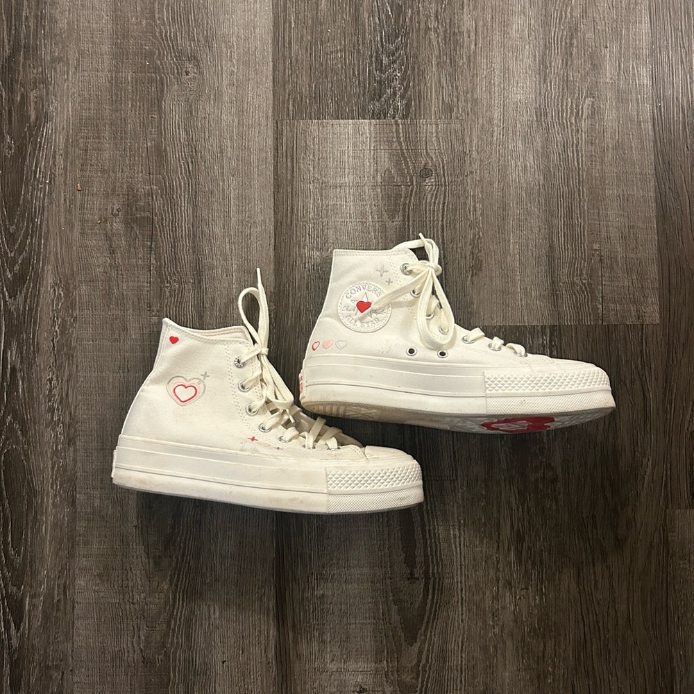 Converse Chuck Taylor All Star Lift sneakers with heart embroidery in cream
